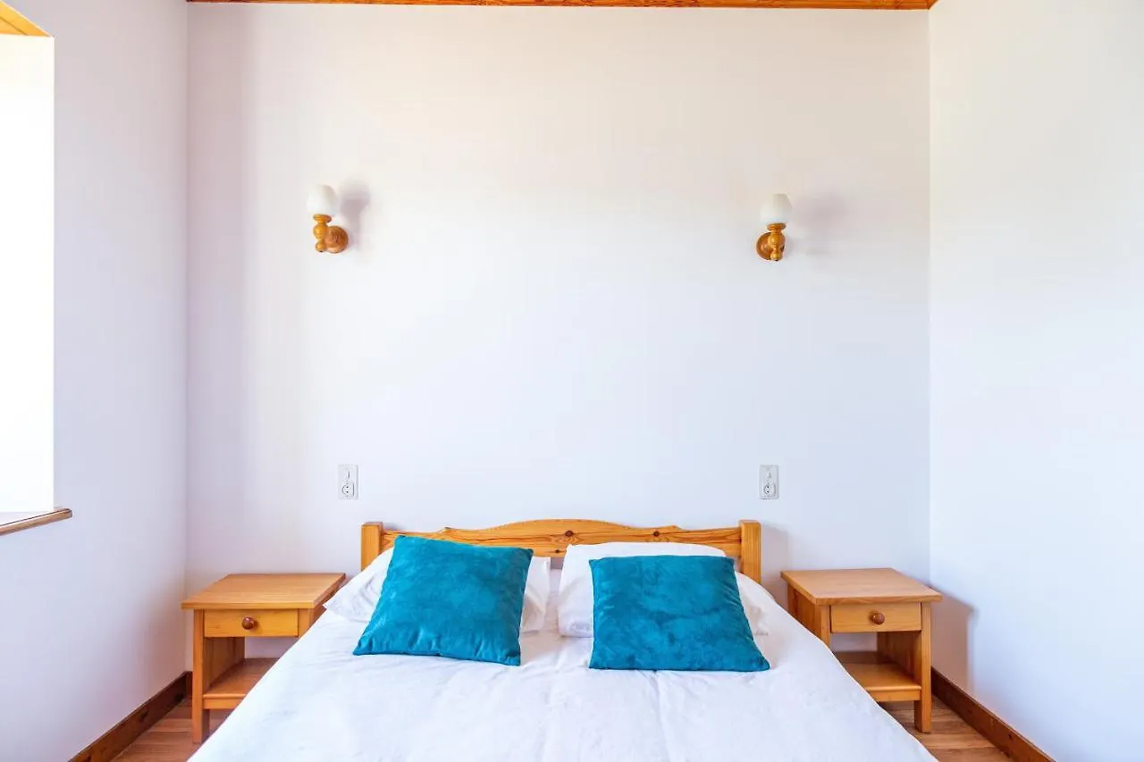 Loustic Villa Plomodiern